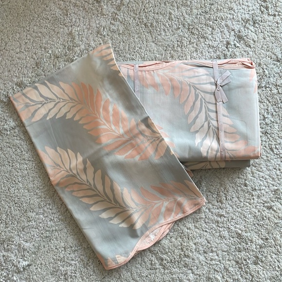 NWT Wamsutta Silk Garland Sheet Set - Picture 3 of 3